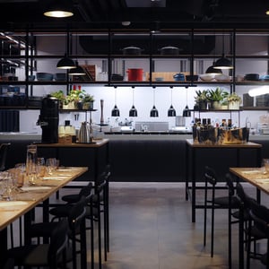 juhlatilat-the-pantry-ruoholahti-scaled-circle-b53d82e7145ccac40dcf87e19f416027-fkhom640risx